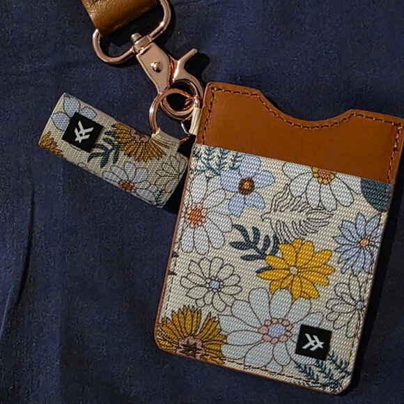 NWOT Thread Wallet, Chapstick Holder & Wristlet - Picture 2 of 2